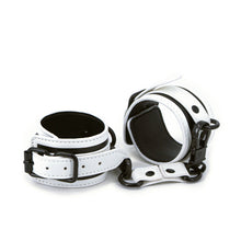 Load image into Gallery viewer, Glo Bondage Wrist Cuffs Green
