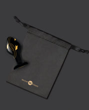 Load image into Gallery viewer, (wd) Secret Kisses 3.5in Glass Black &amp; Gold
