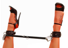 Load image into Gallery viewer, Master Series Spread Me Black Steel Spreader Bar
